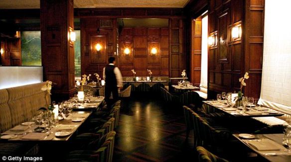 article-1382505-0BDD01D800000578-820_634x354